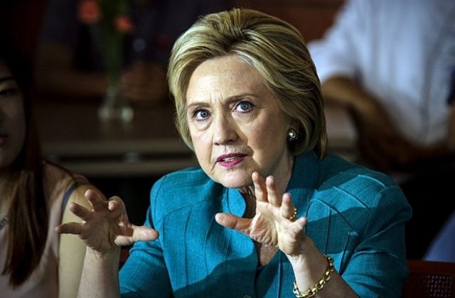 Хилари Клинтън говори над 3 часа със служители на ФБР