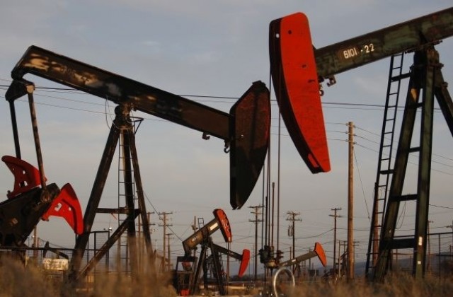 Световният петролен пазар върви към уравновесяване