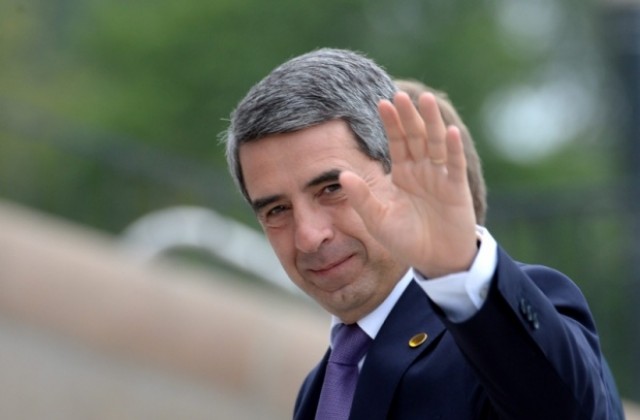 Плевнелиев: България ще продължи участието си в мисията на НАТО в Афганистан