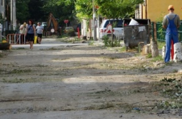Ремонтират улици в Нова Загора