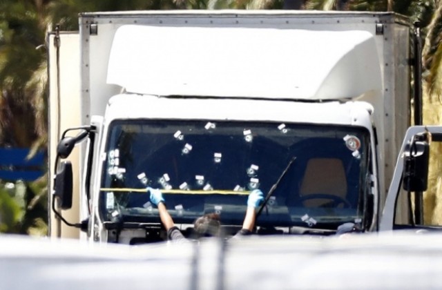 Френският премиер: Убиецът от Ница е терорист, свързан с радикалния ислям