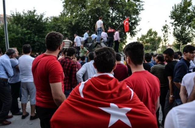 Опитът за преврат в Турция може да дестабилизира съюзника на Запада