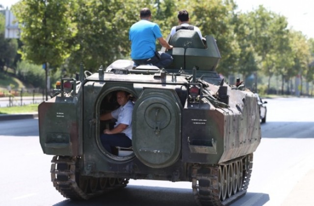 СиЕнЕн-Тюрк посочи кой стои зад опита за преврат в Турция