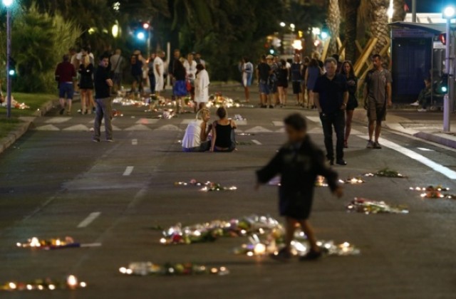 Часове преди атаката терористът от Ница писал на семейството си, че е щастлив