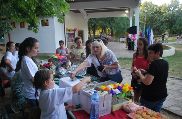 4900 лева събра благотворителният базар и концерт за Иванина