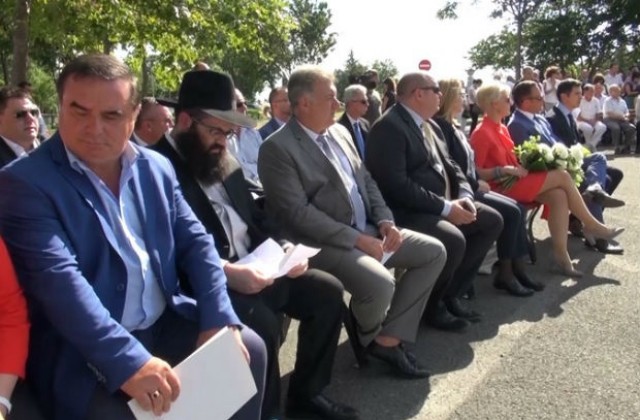 Снайперисти пазеха възпоменателната церемония за жертвите при атентата на летището в Бургас