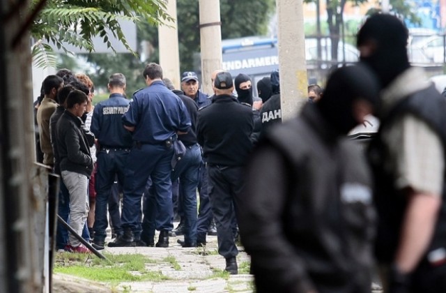 Стотина души са задържаните след акцията срещу нелегални мигранти в столицата