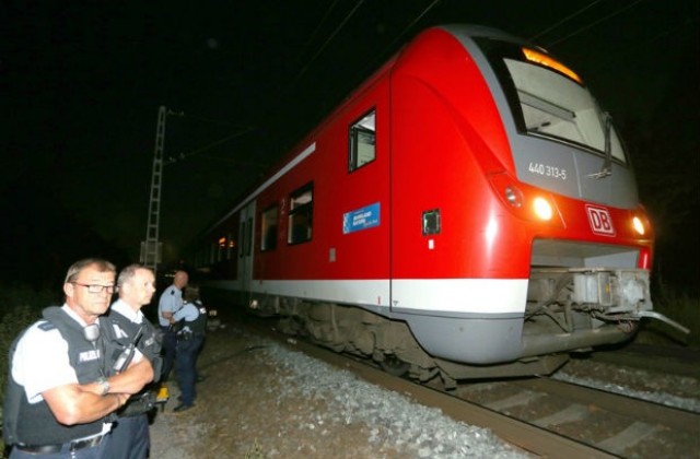 Намериха прощална бележка в жилището на нападателя във влак в Германия