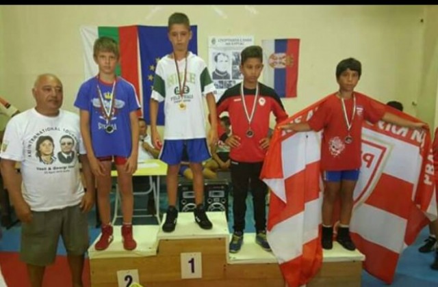 Борци от Кюстендил с отличия от морски международен турнир