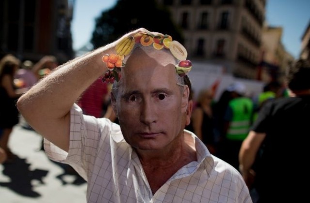 Маските, изобразяващи Путин, вече са забранени в Русия