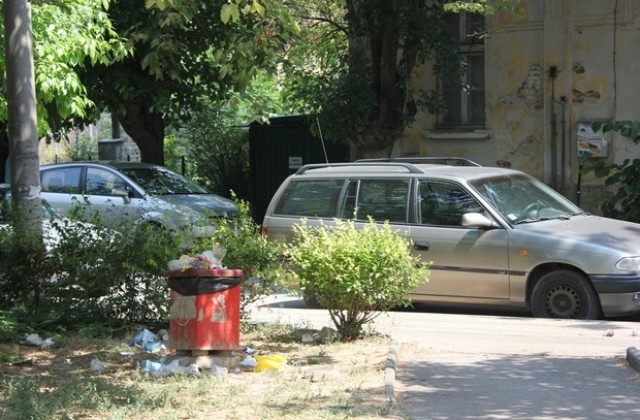 Чиста детска площадка искат живущи на ул. „П. Р. Славейков
