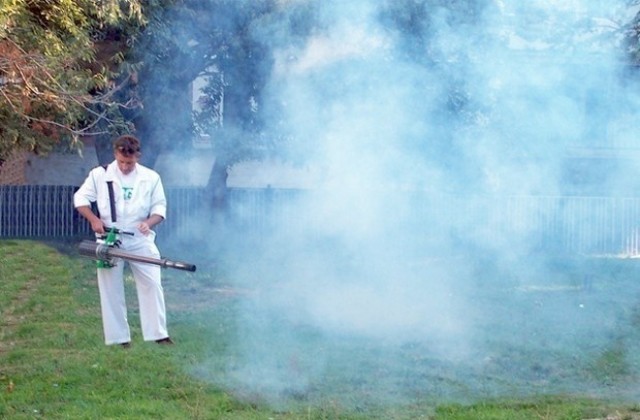 Трети път пръскат срещу комари в Димитровград