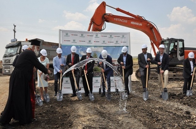 Първа копка за нов завод за автомобилни кабели направиха в Димитровград