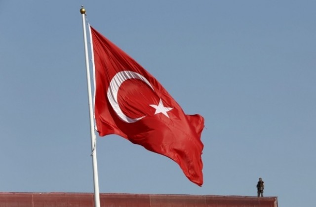 В Турция уволниха близо 1400 души от армията