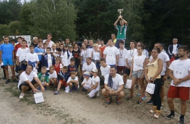Над 100 състезатели взеха участие в „ Мечи крос- Белица”