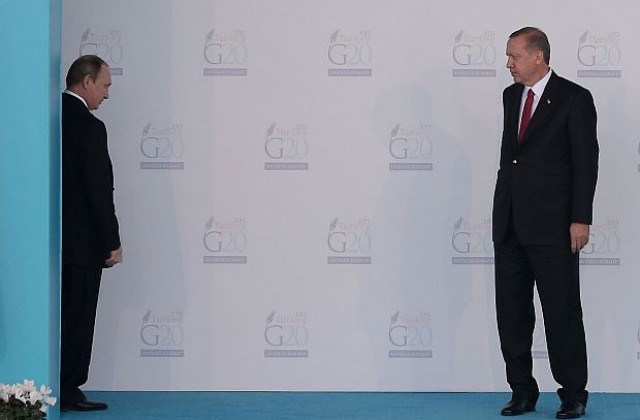 Журналист: Духът на настоящето е моделиран от автократи като Путин и Ердоган