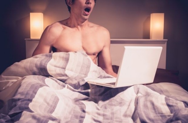 Гледането на порно онлайн води до сексуални проблеми