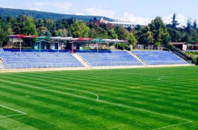 Две седмици на футболни срещи и турнири в Албена