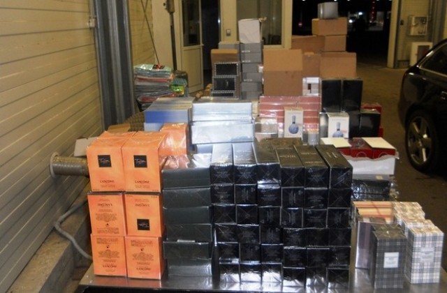 Хиляди контрабандни парфюми задържаха на Капитан Андреево