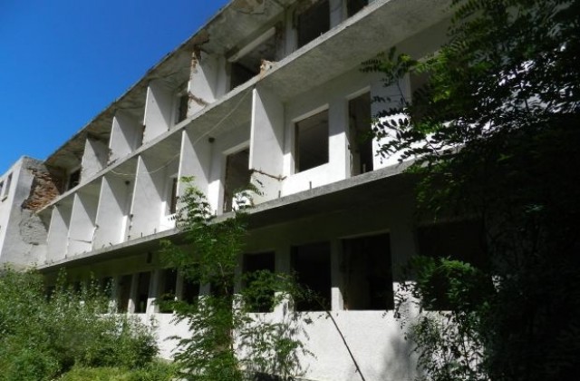 Бум на строителство на хотели в село Огняново