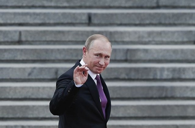 Владимир Путин пристигна в Крим