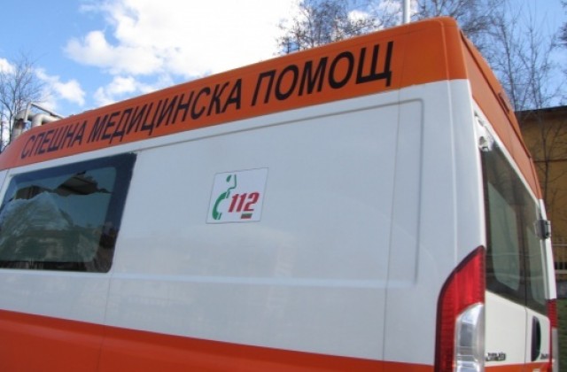 Автомобил с бебе, шофиран от непълнолетна, се преобърна в Габрово