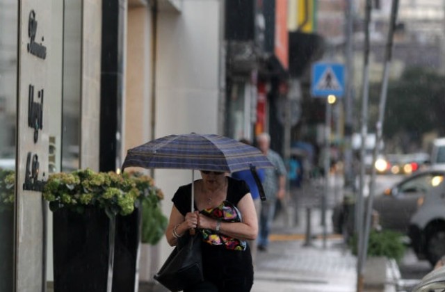 Времето на 23 август: Температурите се понижават, валежи на много места