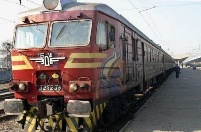 Възстановява се движението на 8 влака по линията  София – Копривщица – Карлово