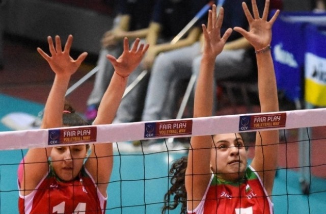 Кюстендилка е капитан на националния отбор по волейбол на България за девойки до 19 г. на ЕП