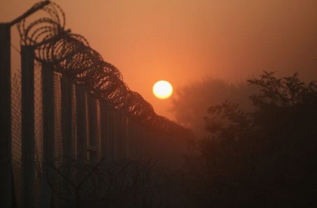 Унгария ще строи нова ограда срещу мигрантите