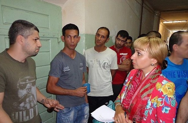 Затворници в Пазарджик се оплакват от мизерия, дървеници и малко храна (СНИМКИ)