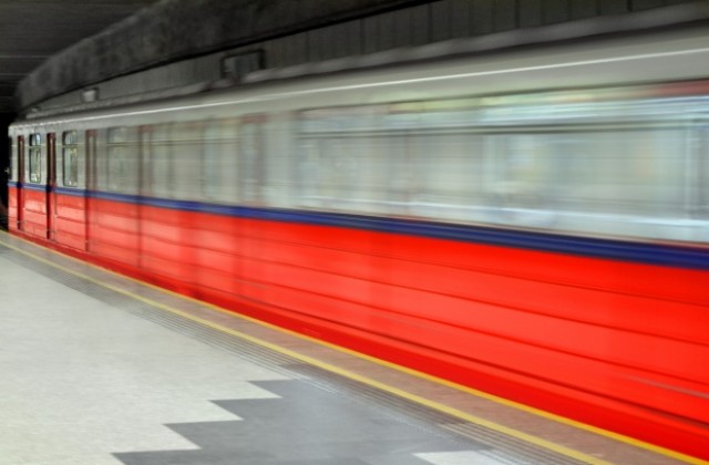 Жена хвърли буболечки в нюйоркското метро и предизвика паника