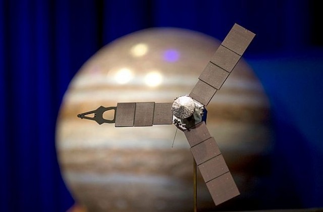 Сондата Юнона прелетя максимално близо над Юпитер