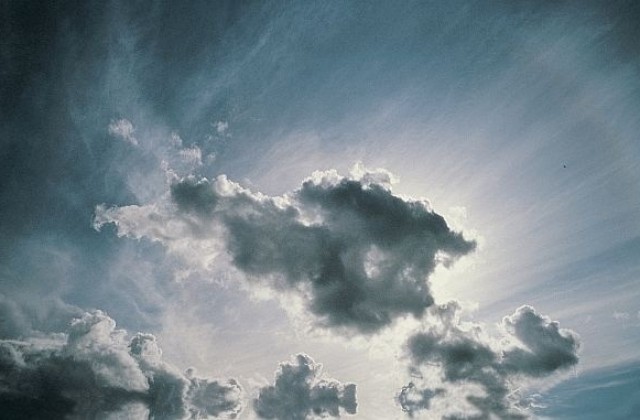 Времето на 1 септември: Облаци и валежи на места