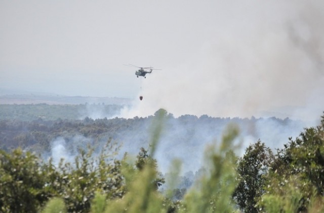 Продължава гасенето на пожарите край селата Главан и Хухла
