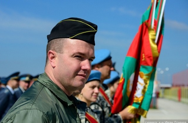 Нов командир има Учебна авиационна група „Георги Бенковски