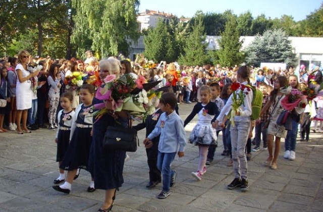 С 500 по-малко ще бъдат учениците в Добрич тази година