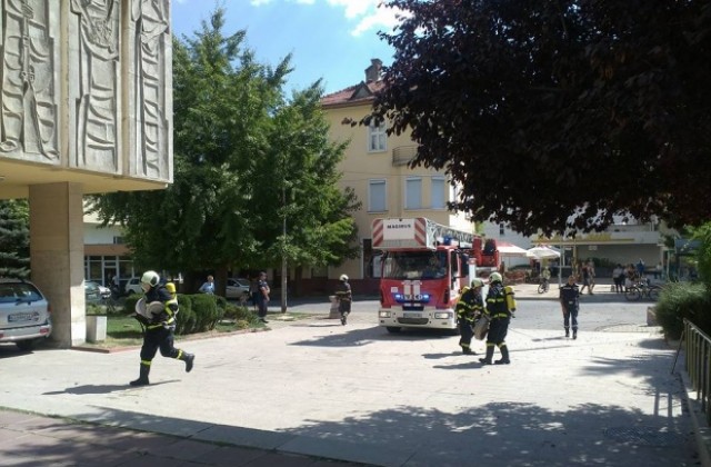 Пожар горя в сградата на Областна администрация- Кюстендил