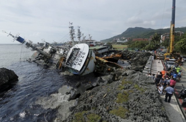 Тайфунът Меранти взе две жертви в Китай и Тайван