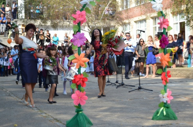 Община Казанлък приветства близо 7 900 ученици