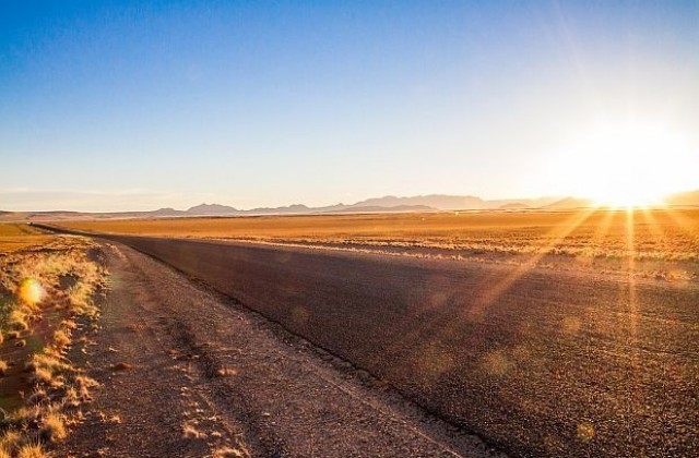 Китай построи най-дългата магистрала в пустиня (ВИДЕО)