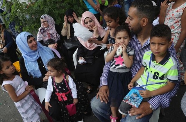 БСП: Правителството готви трайно заселване на бежанци и рискува етническа промяна
