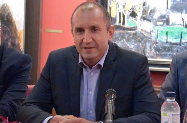 Инициативен комитет от Бургас подкрепи генерал Радев