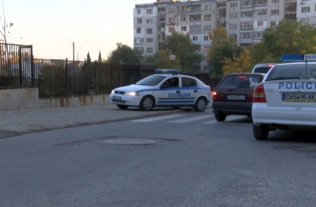 Полицейска кола блъсна две деца на кръстовище в Шумен