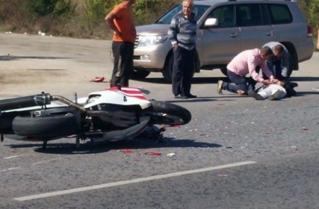 31-годишен моторист пострада след челен сблъсък край Гоце Делчев