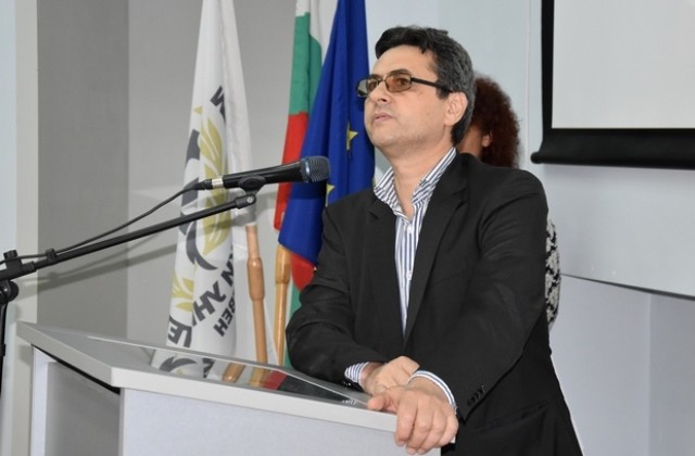 Проф. Славчо Томов: Мястото на медицинските колежи в България е в сферата на висшето образование