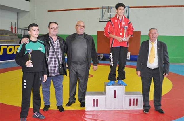 Германче спечели купа от турнира по борба Лютфи Ахмедов