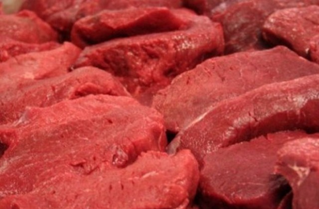 Спипаха 21 кг развалено месо в заведение в Троян