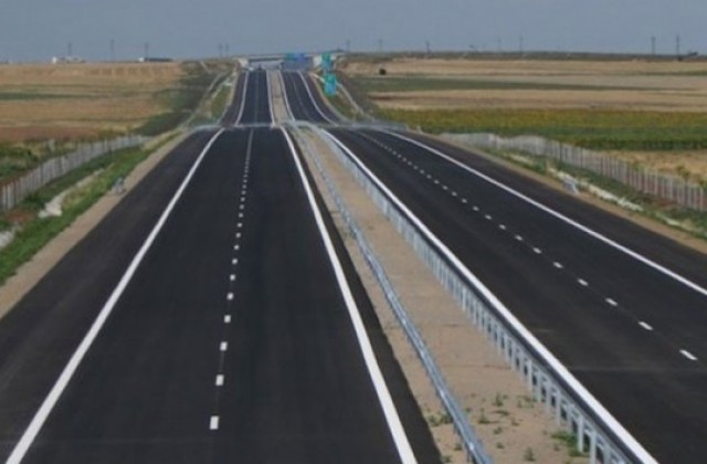 8 фирми искат да строят 16 км от магистрала „Хемус” за 133 млн. лв.