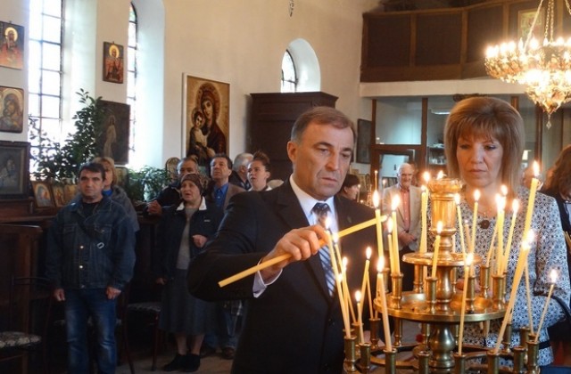 Владиката на старозагорската епархия откри празника на Нова Загора